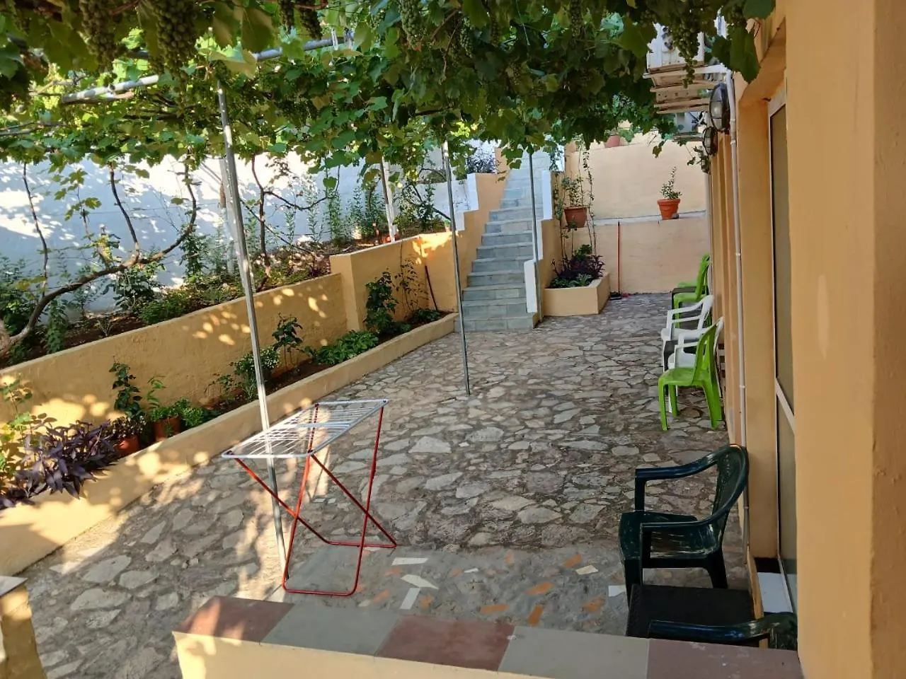 Gini Palace - Shëngjin 0*,