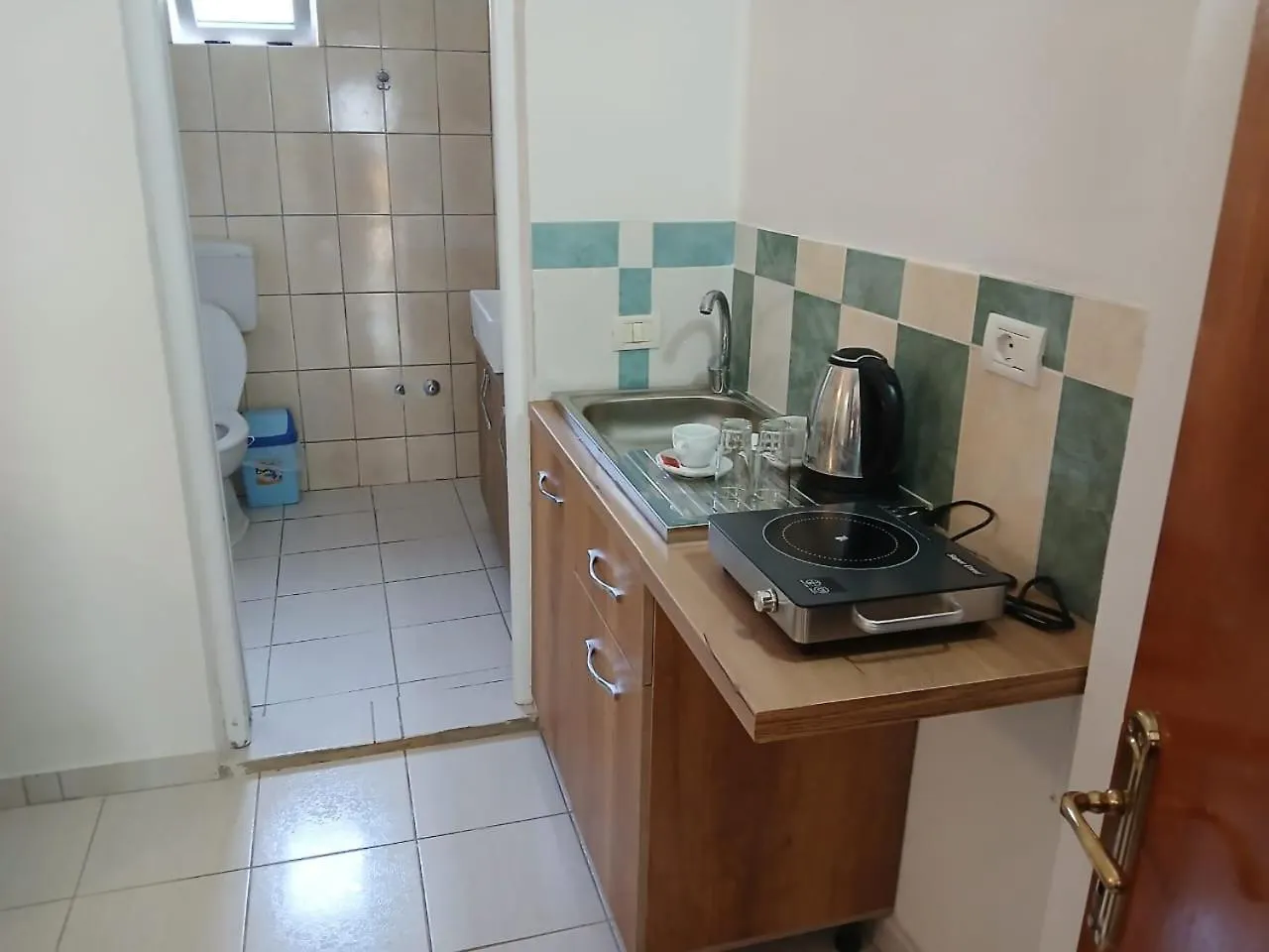 Gini Palace - Shengjin Albania