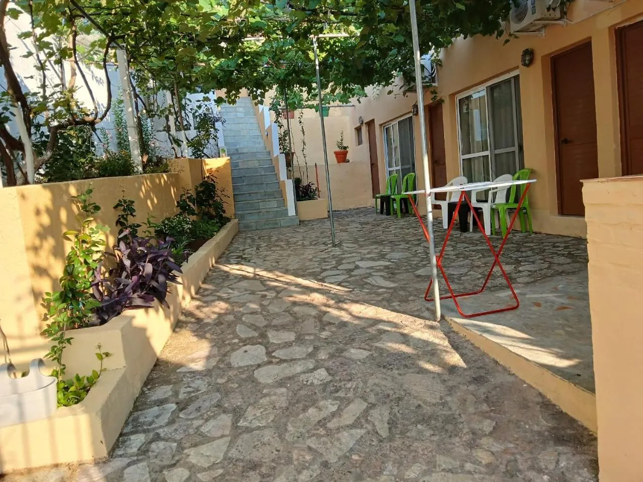 Gini Palace - Shengjin 0*,  Albania